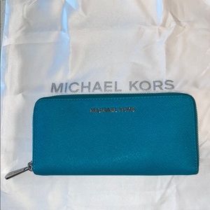 Michael kors wallet